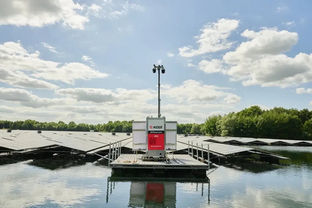 Chantier photovoltaïque flottant  