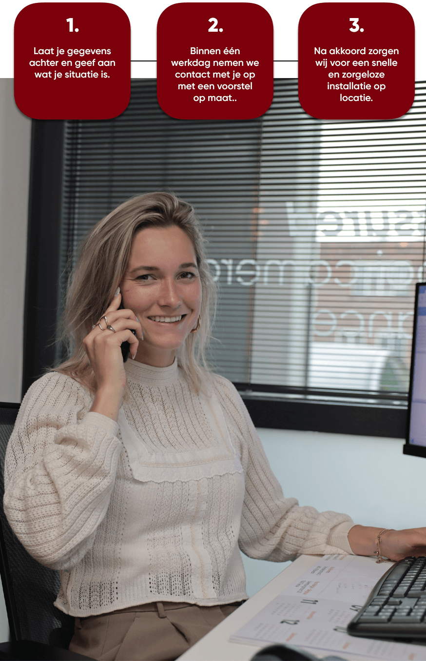 Een telefoniste aan het bellen (1)