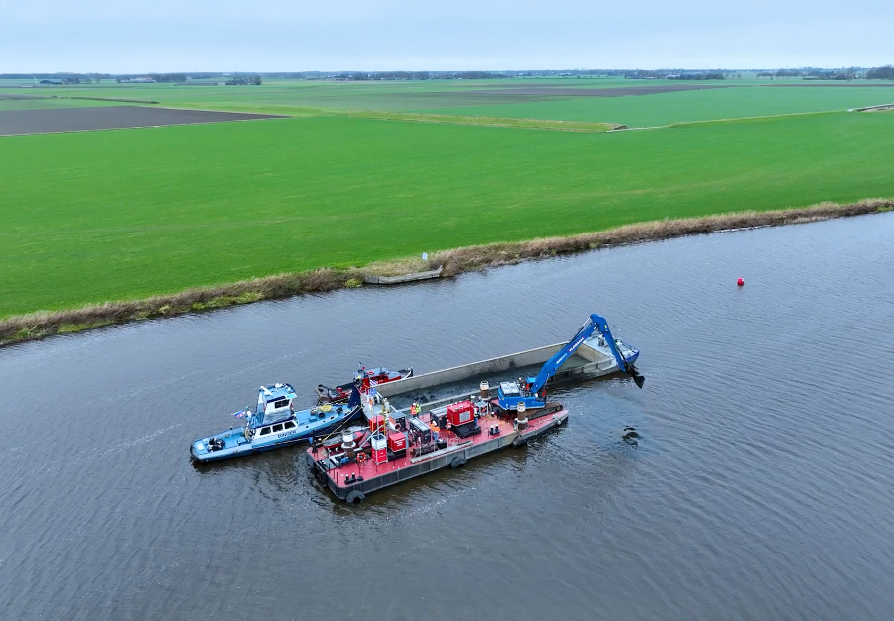 Baggeren in Groningen Reitdiep