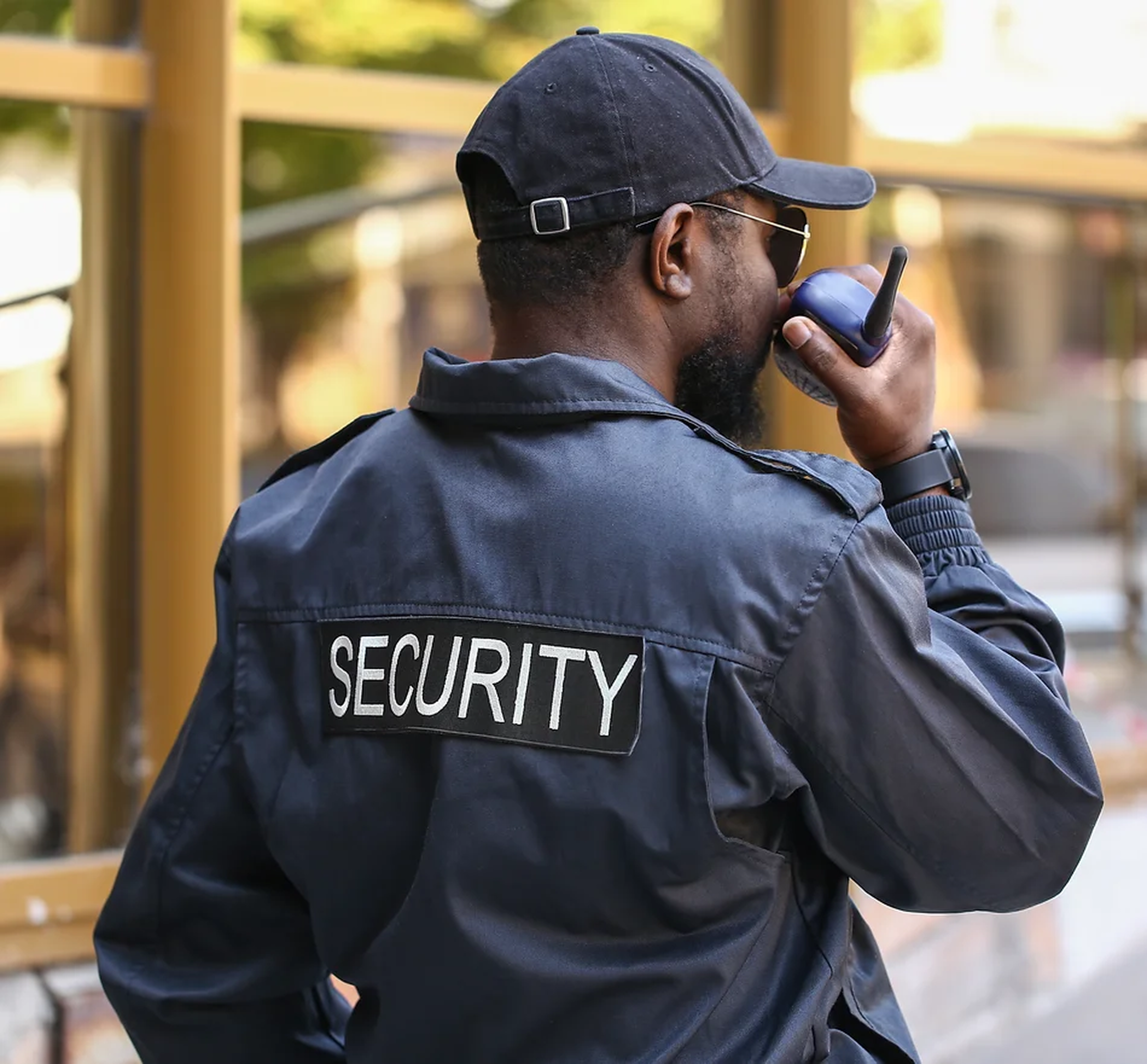 Vidéosurveillance autonome vs gardiennage humain : pourquoi la réactivité change tout